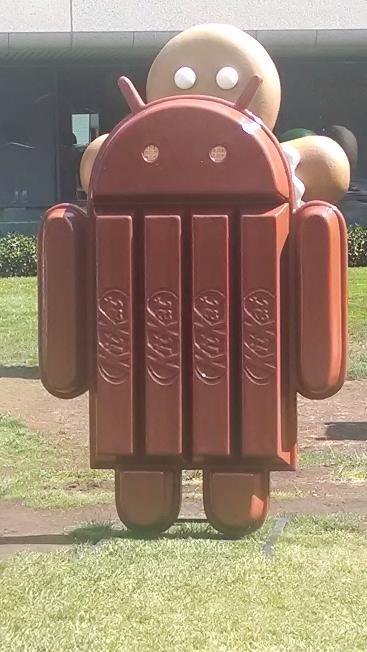 Android KitKat statue